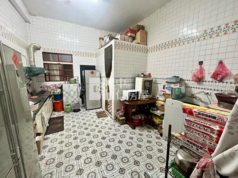 水湳文心臨路透天房屋室內格局與周邊環境