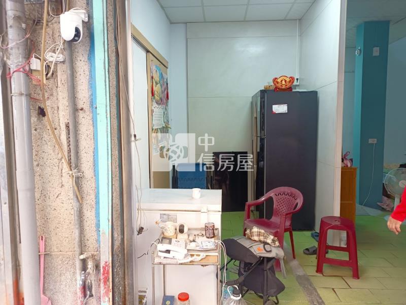 B1-121市區三角窗店住房屋室內格局與周邊環境