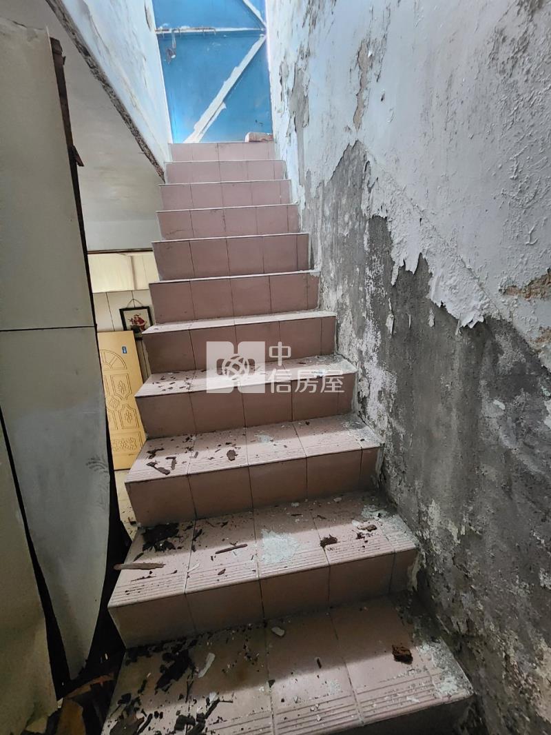 高雄必看低總價黃金屋房屋室內格局與周邊環境