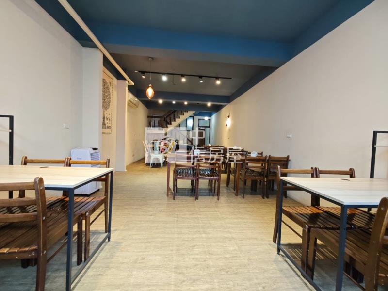 東榮商圈光榮國中旁臨路黃金透店房屋室內格局與周邊環境