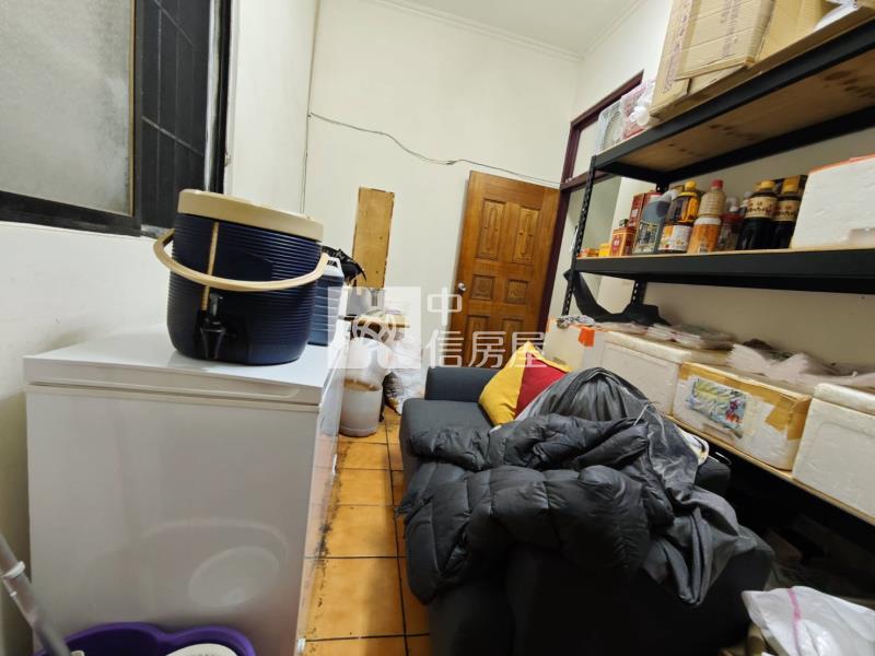 東榮商圈光榮國中旁臨路黃金透店房屋室內格局與周邊環境