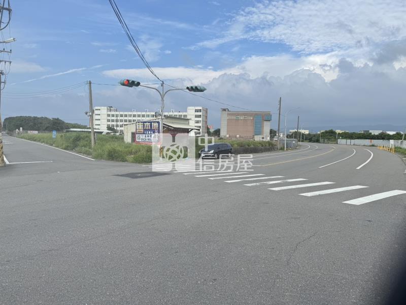 台1線旁好地點！｜848坪角地｜雙面臨18米路｜可農舍｜有資材室房屋室內格局與周邊環境