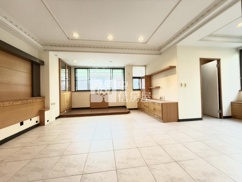 正松竹五路大面寬角間店墅房屋室內格局與周邊環境