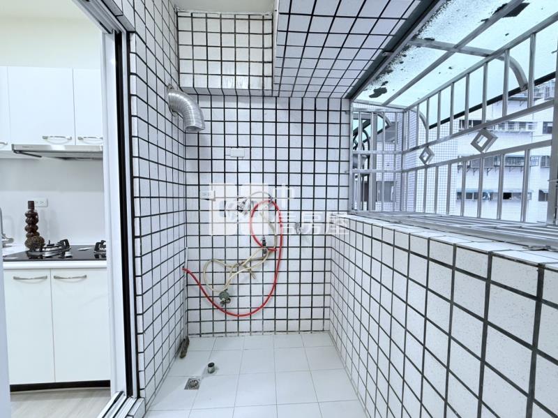 白金漢宮三房亮麗平車房屋室內格局與周邊環境