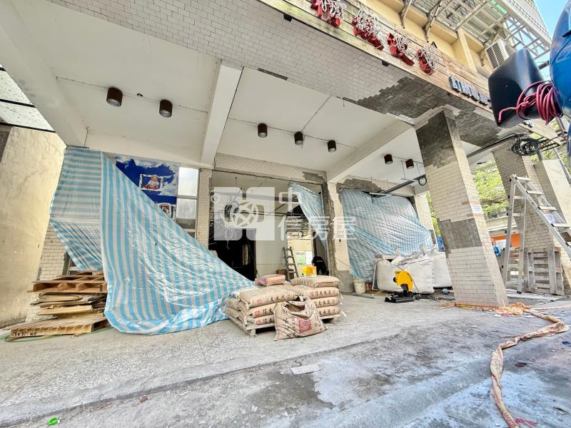 一中商圈11米面寬連鎖全家超商承租店面|年收126萬房屋室內格局與周邊環境