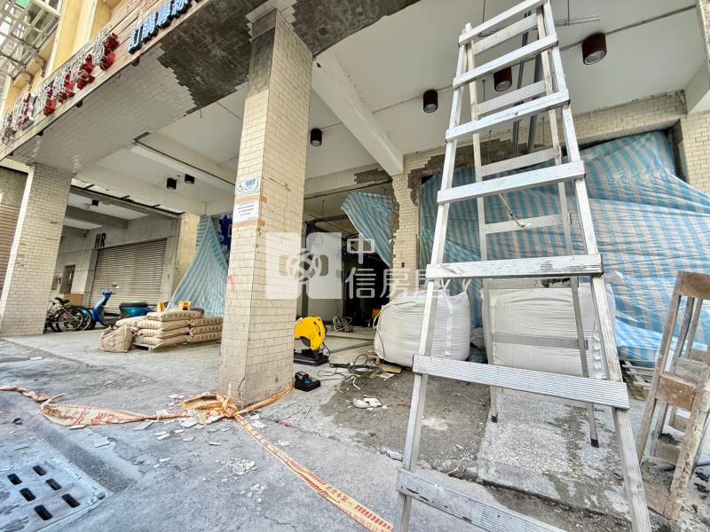 一中商圈11米面寬連鎖全家超商承租店面|年收126萬房屋室內格局與周邊環境