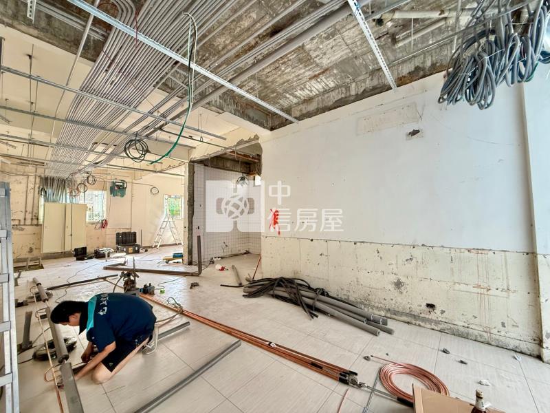 一中商圈11米面寬連鎖全家超商承租店面|年收126萬房屋室內格局與周邊環境