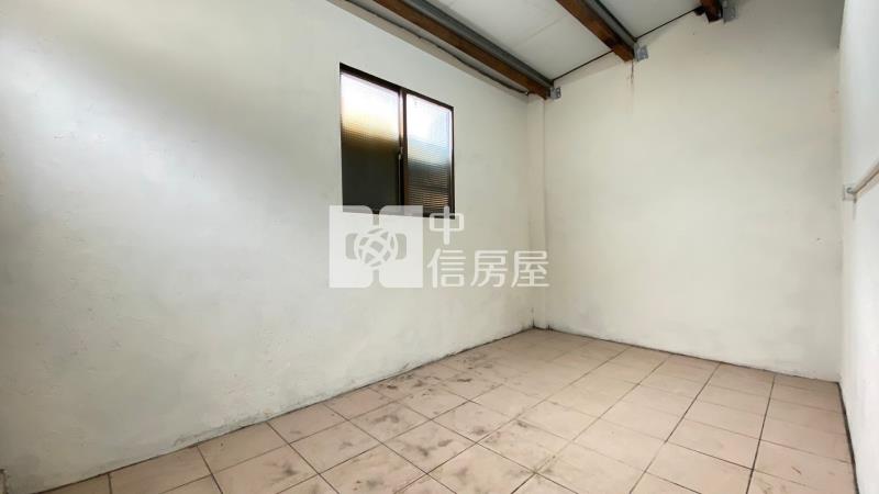 南區低總價角間透店房屋室內格局與周邊環境