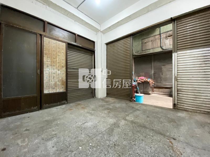 南區低總價角間透店房屋室內格局與周邊環境