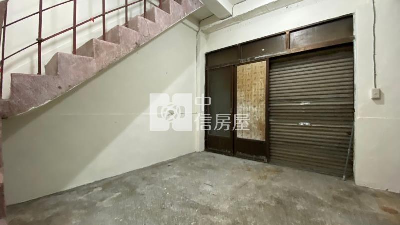 南區低總價角間透店房屋室內格局與周邊環境