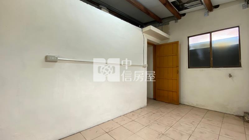 南區低總價角間透店房屋室內格局與周邊環境