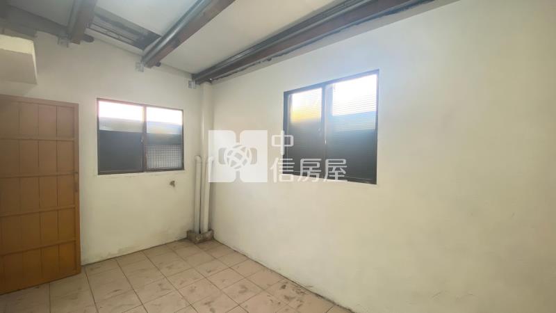 南區低總價角間透店房屋室內格局與周邊環境