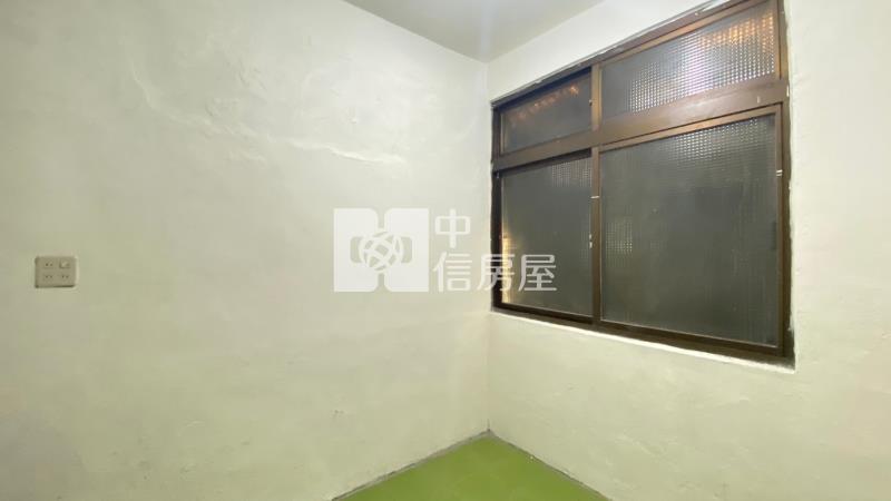 南區低總價角間透店房屋室內格局與周邊環境