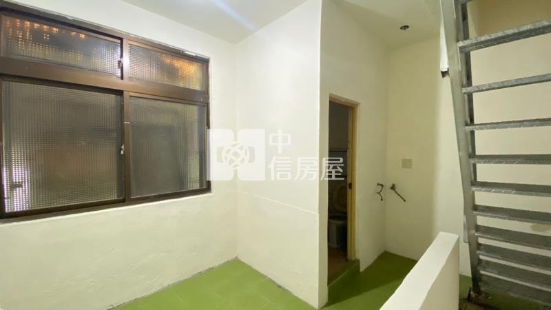 南區低總價角間透店房屋室內格局與周邊環境