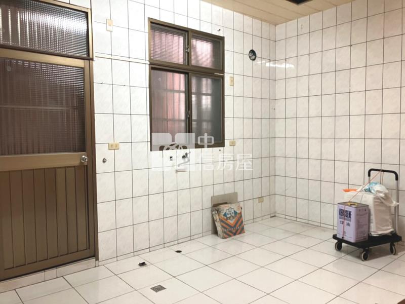 【新世紀】中壢區中豐路店面房屋室內格局與周邊環境