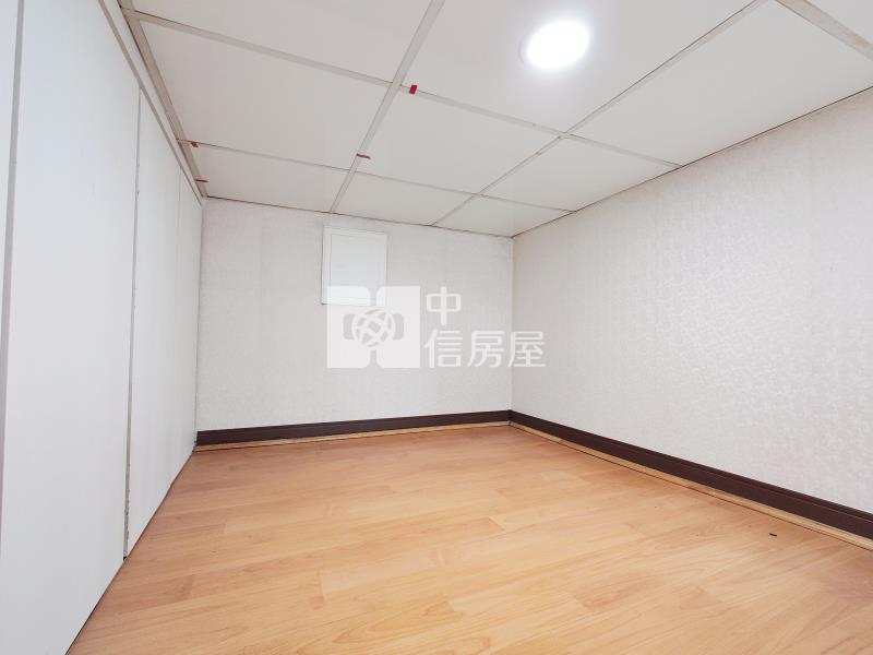 金殿888樓中樓一房一廳房屋室內格局與周邊環境