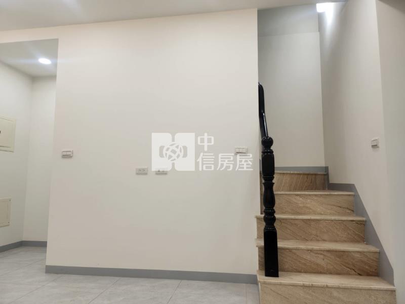 南大附中全整新車庫透天房屋室內格局與周邊環境