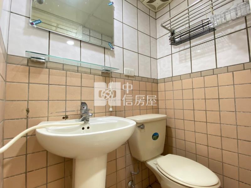 中華路夜市樓中樓精緻套房房屋室內格局與周邊環境