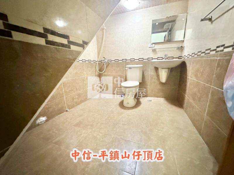 中興路鬧區整新店面房屋室內格局與周邊環境