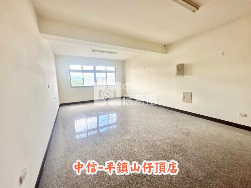 中興路鬧區整新店面房屋室內格局與周邊環境