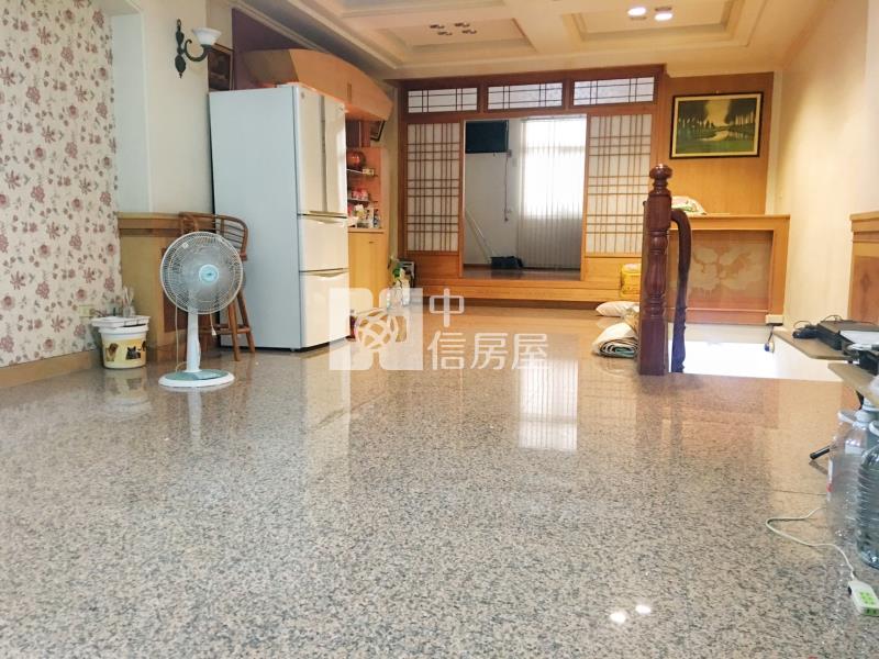 賢北國小朝南傳家透店房屋室內格局與周邊環境