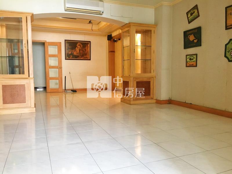 賢北國小朝南傳家透店房屋室內格局與周邊環境