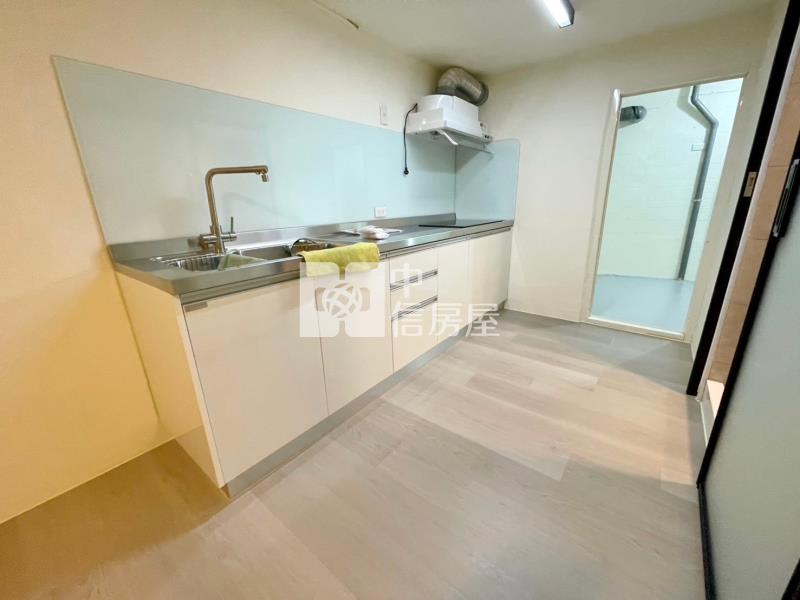 中興商圈旁超便宜孝親溫馨美透天房屋室內格局與周邊環境