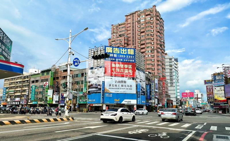 東門路大面寬賺錢金店面房屋室內格局與周邊環境