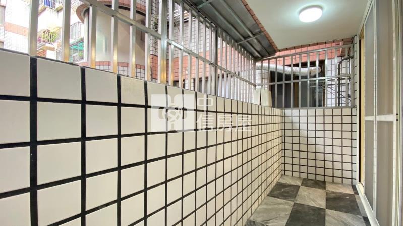 大雅中清全新整理四房休旅車位房屋室內格局與周邊環境