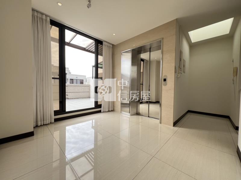 9年屋豐樂公園邊間三面採光電梯雙車別墅房屋室內格局與周邊環境