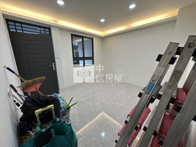 忠孝商圈車庫美透天房屋室內格局與周邊環境