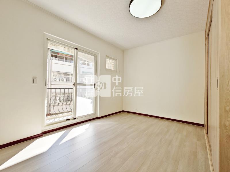 文昌國小邊間裝潢美墅房屋室內格局與周邊環境