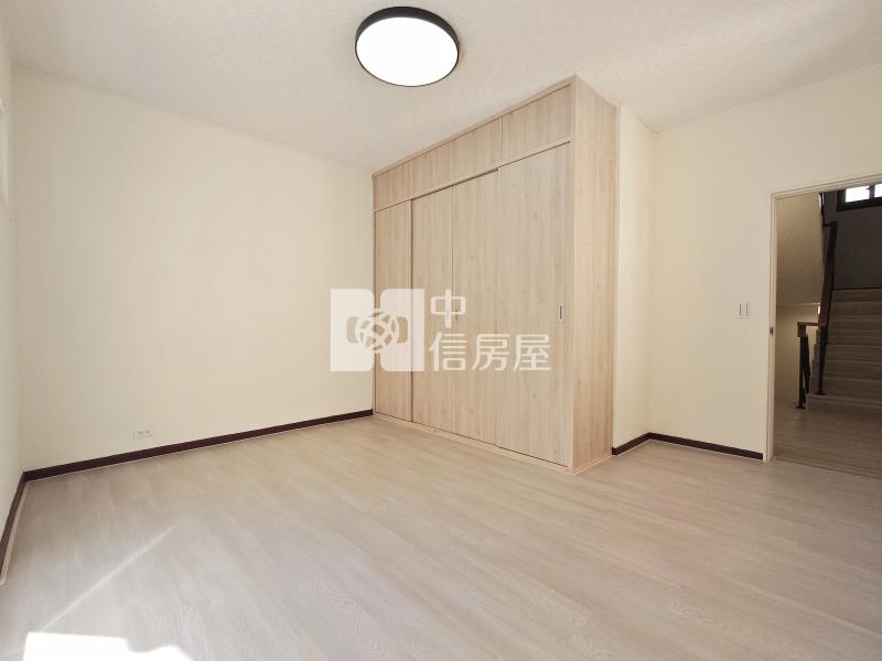 文昌國小邊間裝潢美墅房屋室內格局與周邊環境