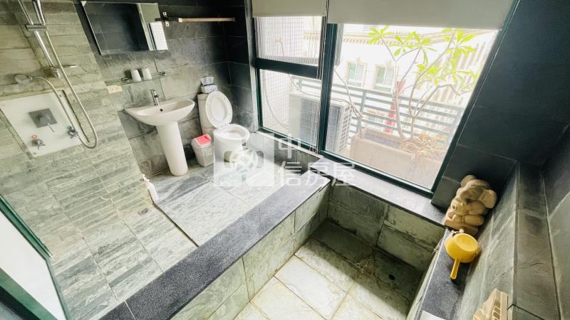 市中心無印木石風山景湯屋房屋室內格局與周邊環境