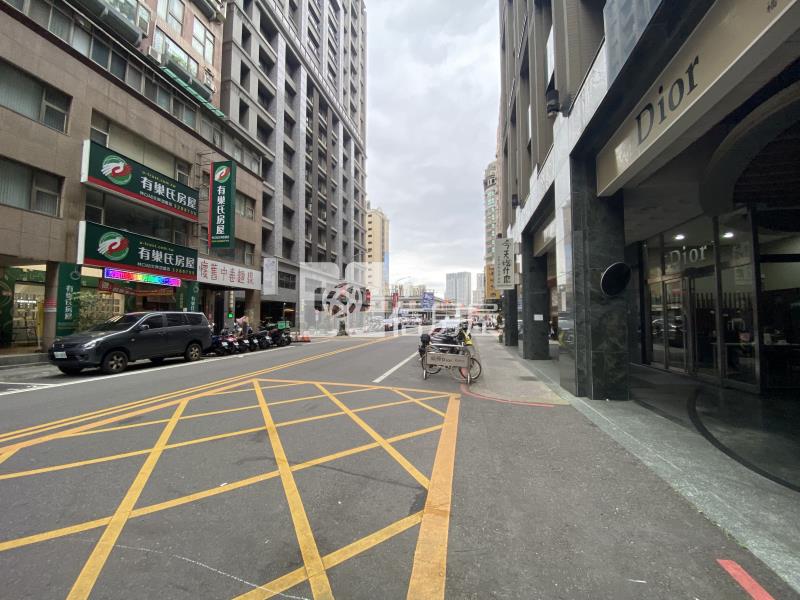 福樺Dior頂樓露臺房屋室內格局與周邊環境
