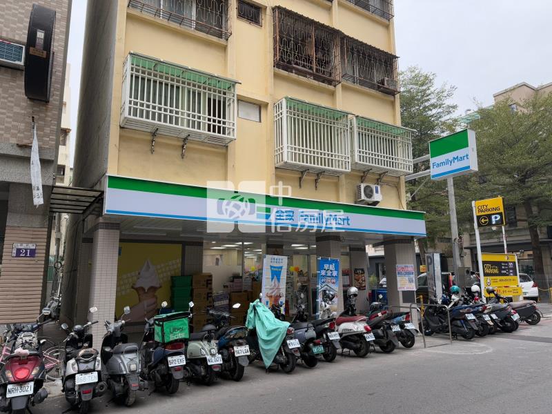 全家收租金店面★一中商店街房屋室內格局與周邊環境