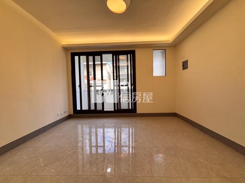 大里成功國中*8米活路*邊間透天房屋室內格局與周邊環境
