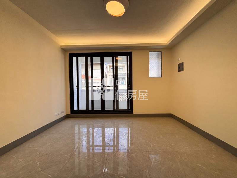 大里成功國中*8米活路*邊間透天房屋室內格局與周邊環境