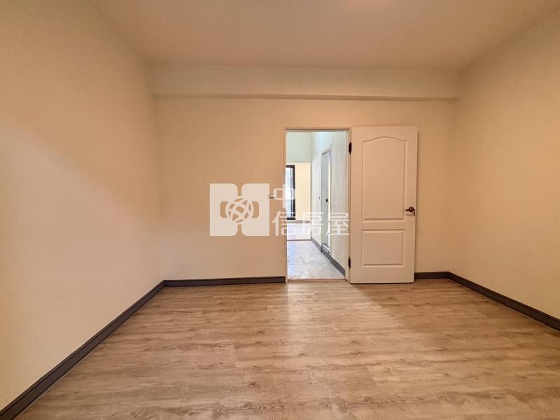 大里成功國中*8米活路*邊間透天房屋室內格局與周邊環境