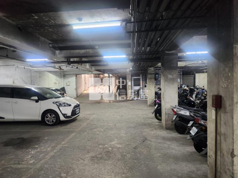 五福街八大套房毛胚屋房屋室內格局與周邊環境