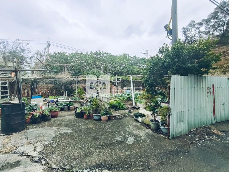 苗栗臨路大面寬便宜建地(A)房屋室內格局與周邊環境