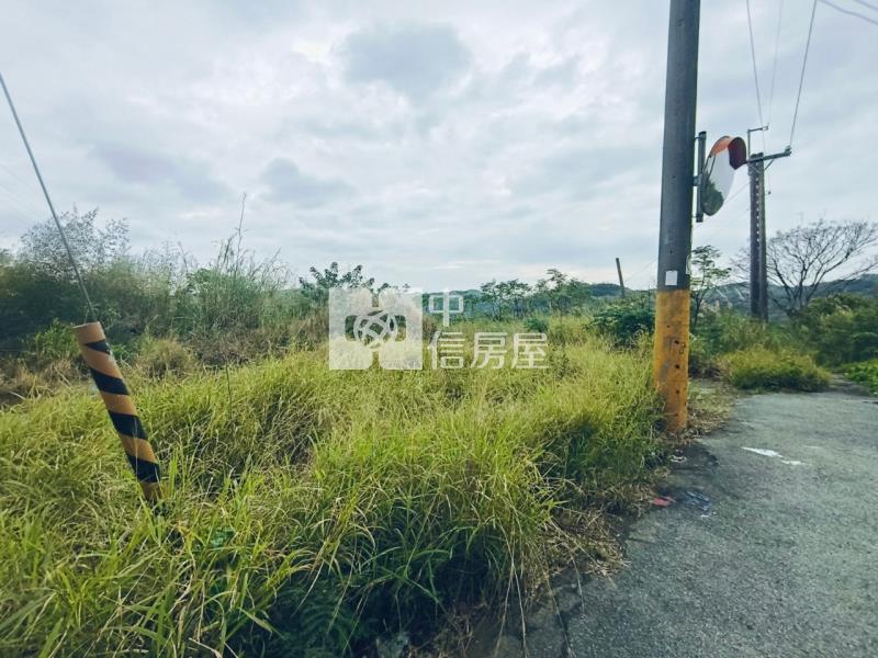 苗栗臨路大面寬便宜建地(A)房屋室內格局與周邊環境