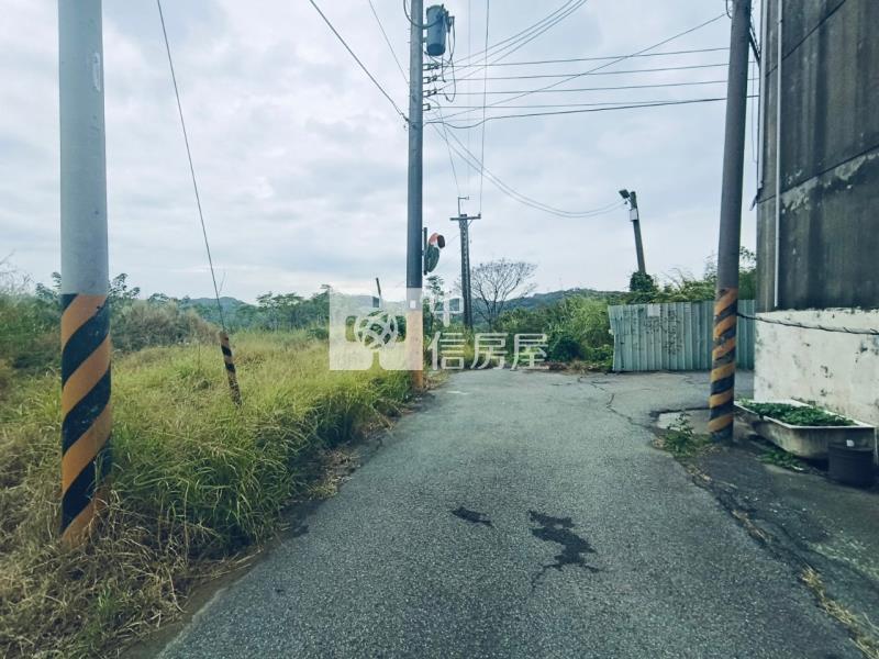 苗栗臨路大面寬便宜建地(A)房屋室內格局與周邊環境