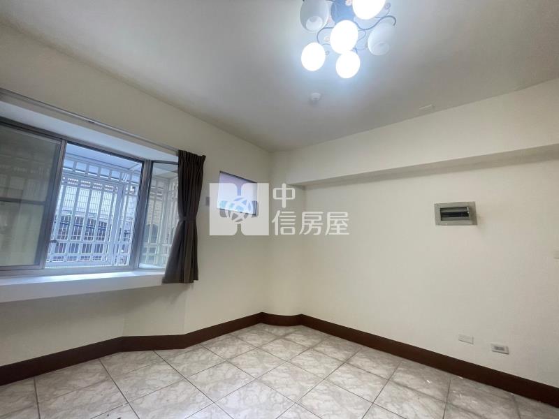 東港大樓店住房屋室內格局與周邊環境