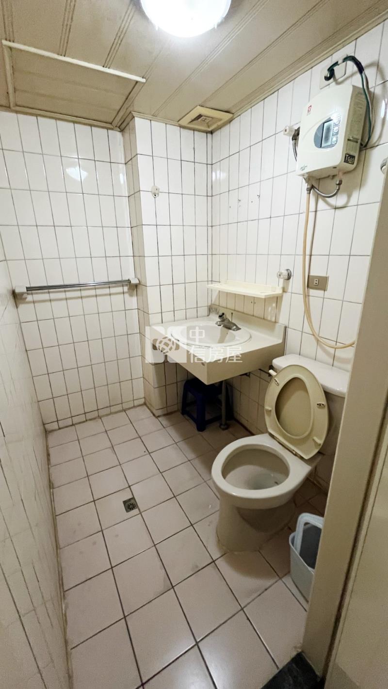 中原小富翁房屋室內格局與周邊環境