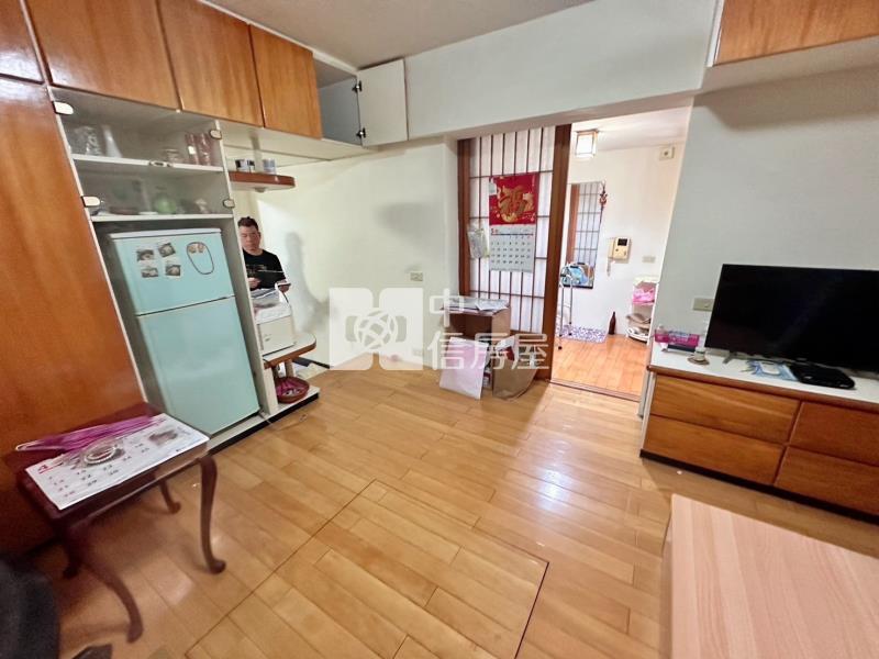忠貞商圈超美套房房屋室內格局與周邊環境