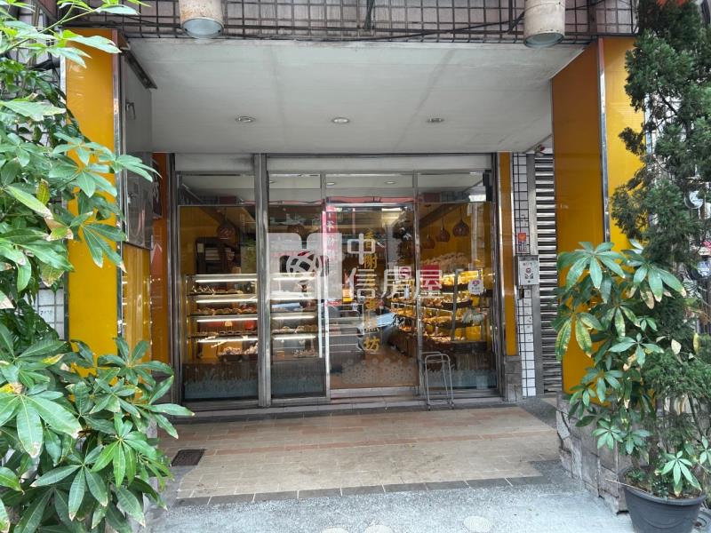 苗栗市中心燙金店面房屋室內格局與周邊環境