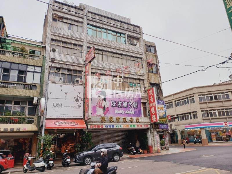 苗栗市中心燙金店面房屋室內格局與周邊環境