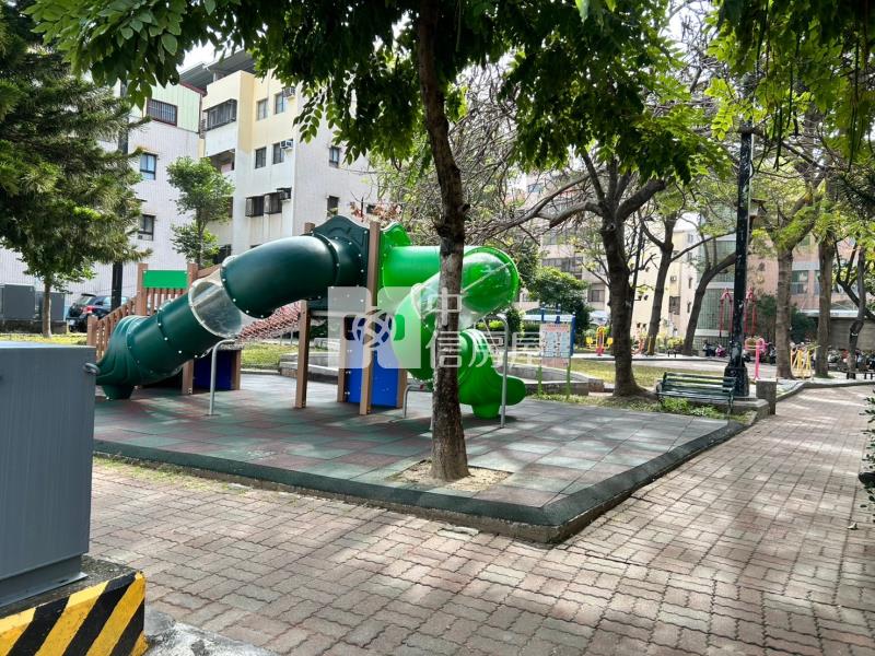 東區市中心富裕段面寬美建地房屋室內格局與周邊環境