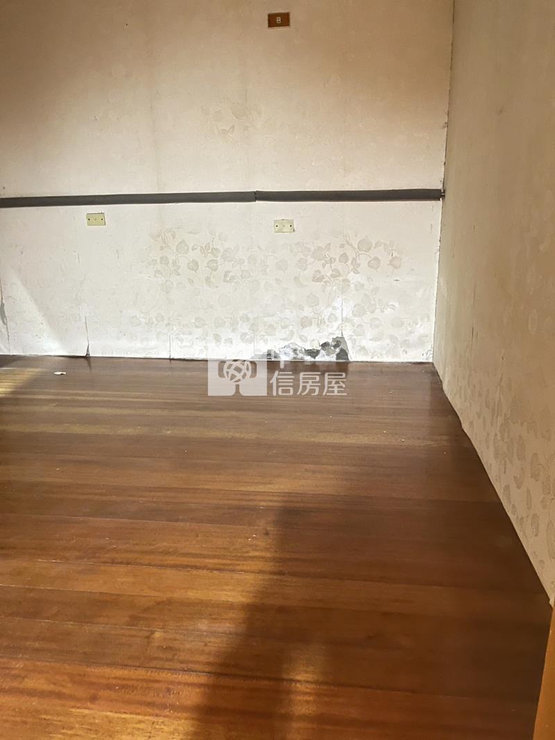 義興國小雙車位透天房屋室內格局與周邊環境